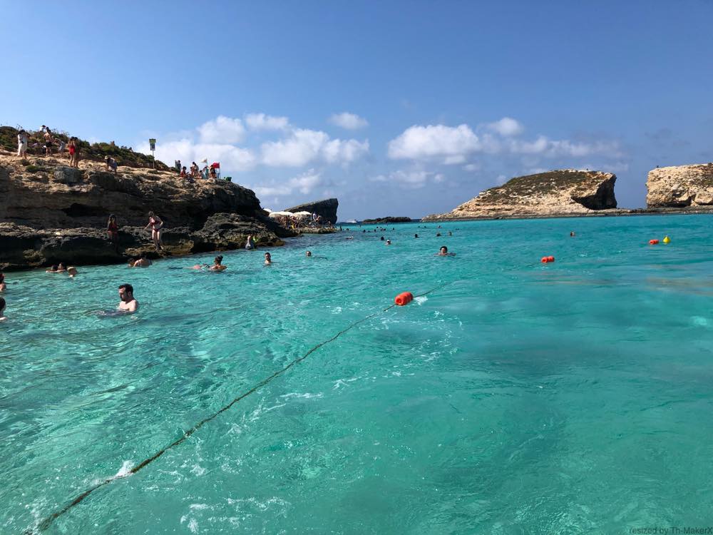 コミノ島の海